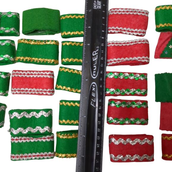 Huge Lot of 35 Christmas Cloth Napkins Rings Red & Green - Picture 5 of 5